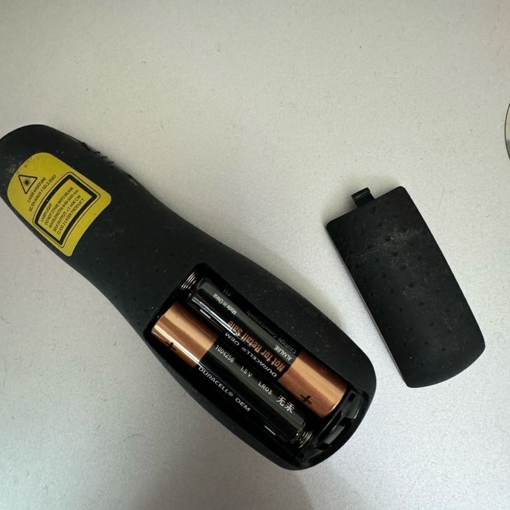 Logitech Black Wireless Presentation Remote‎ - Picture 6 of 6